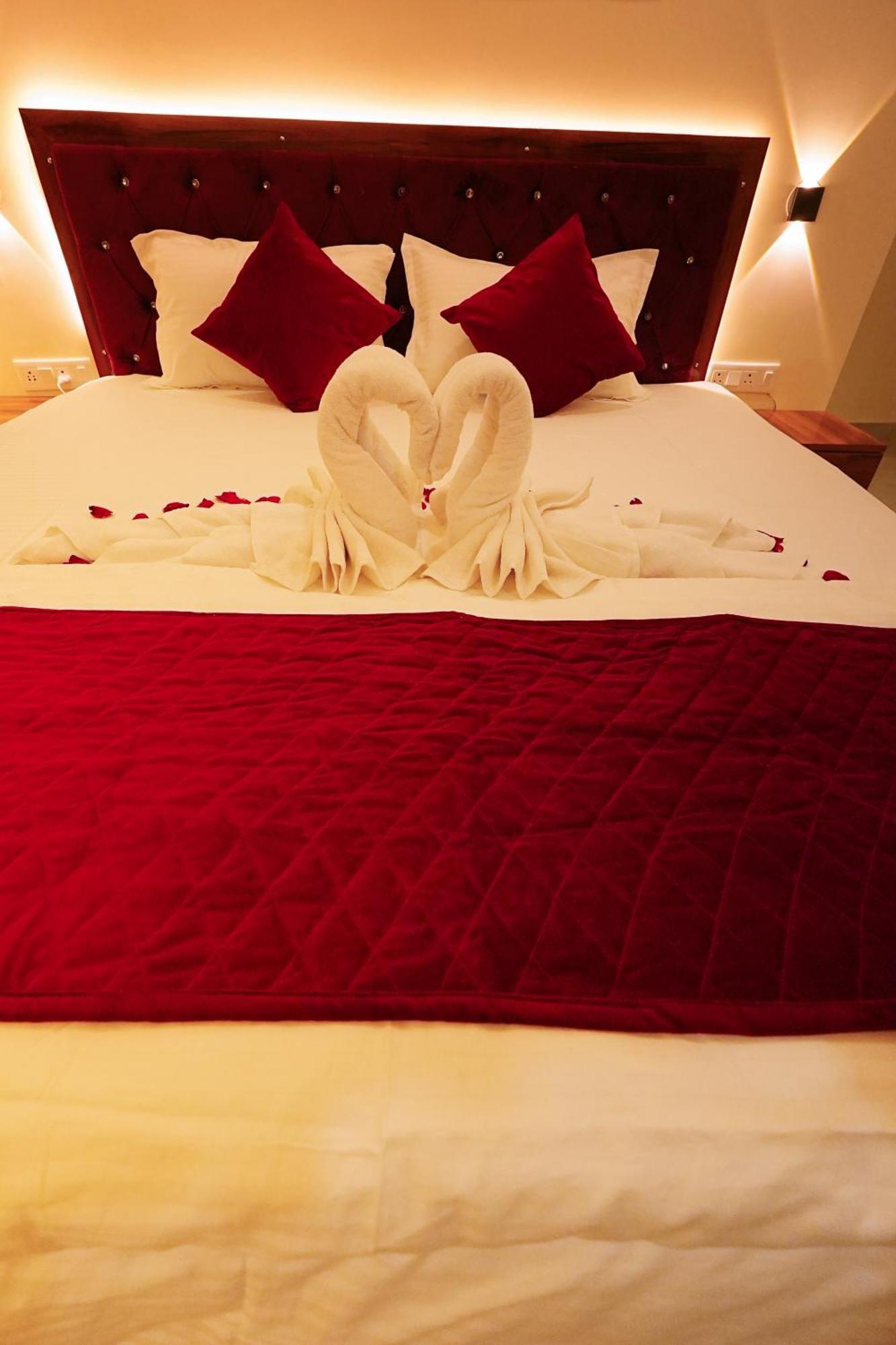 Hotel Rj Патна Экстерьер фото