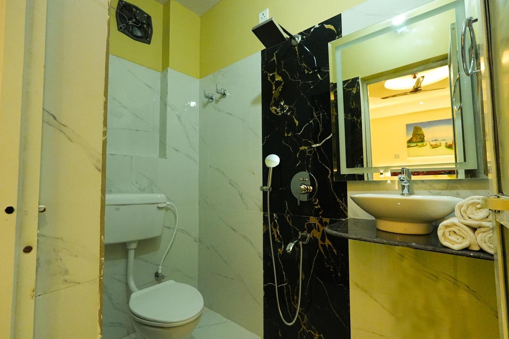 Hotel Rj Патна Экстерьер фото